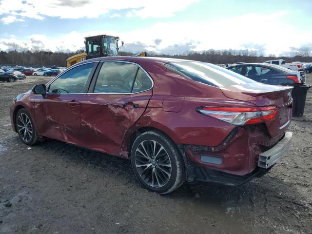 4T1B11HK8JU528005 - 2018 TOYOTA CAMRY L RED photo 2
