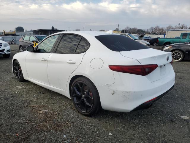 ZARFAMAN4L7638097 - 2020 ALFA ROMEO GIULIA WHITE photo 2