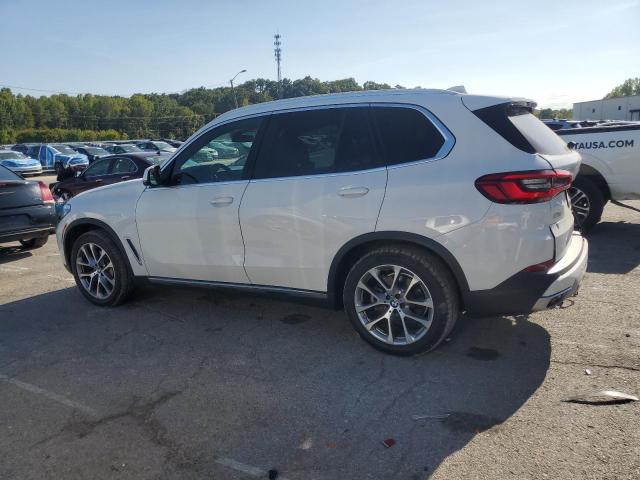5UXCR6C56KLL09940 - 2019 BMW X5 XDRIVE40I WHITE photo 2