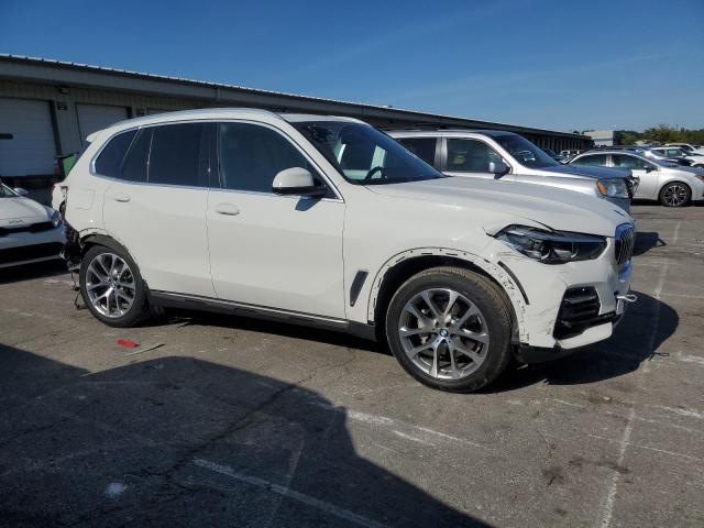 5UXCR6C56KLL09940 - 2019 BMW X5 XDRIVE40I WHITE photo 4