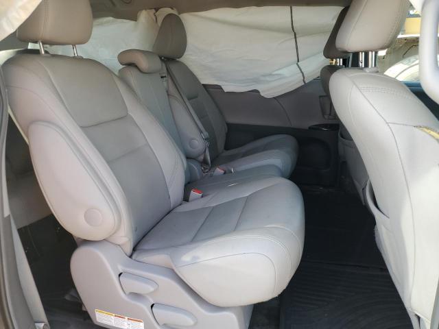 5TDYK3DC2FS648688 - 2015 TOYOTA SIENNA XLE SILVER photo 11