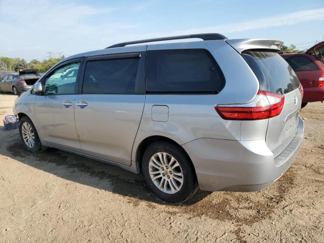 5TDYK3DC2FS648688 - 2015 TOYOTA SIENNA XLE SILVER photo 2