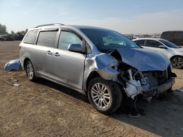 5TDYK3DC2FS648688 - 2015 TOYOTA SIENNA XLE SILVER photo 4