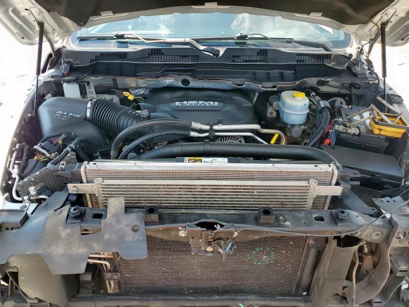 3C6UR5CJ7JG166108 - 2018 RAM 2500 ST SILVER photo 11