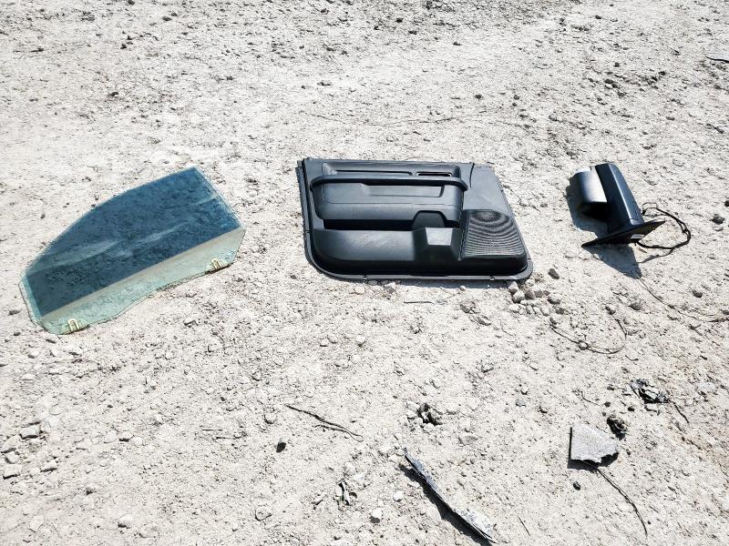 3C6UR5CJ7JG166108 - 2018 RAM 2500 ST SILVER photo 12