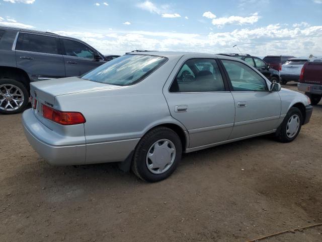 4T1BG22K8YU003890 - 2000 TOYOTA CAMRY CE 银色 照片 3