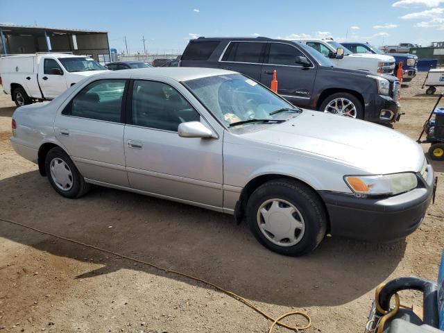 4T1BG22K8YU003890 - 2000 TOYOTA CAMRY CE 银色 照片 4