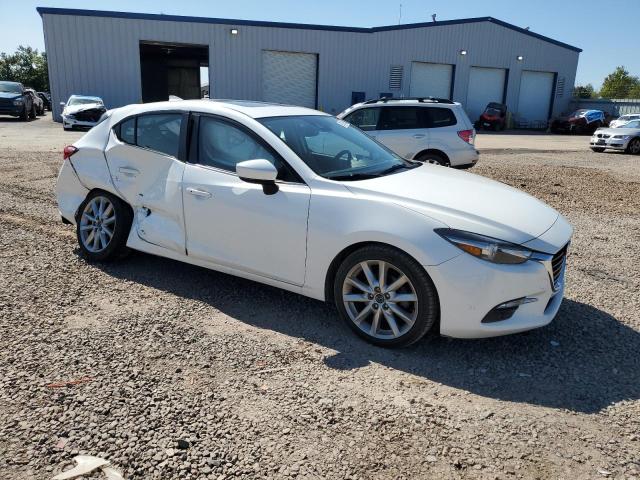 JM1BN1M38H1152506 - 2017 MAZDA 3 GRAND TOURING WHITE photo 4
