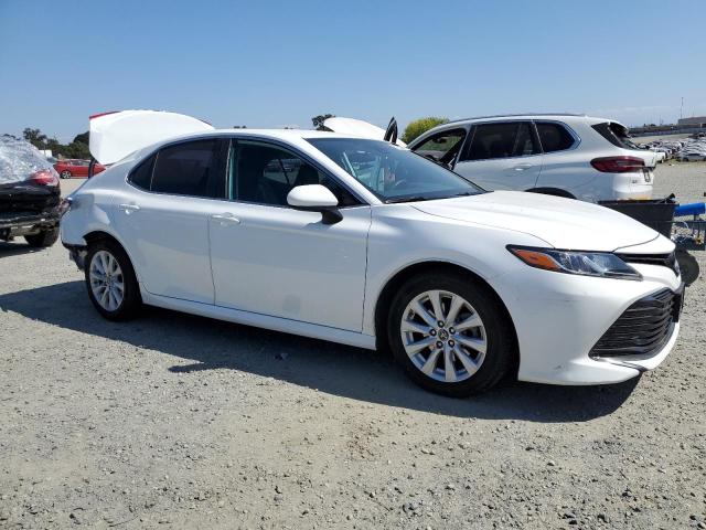 4T1B11HK3KU852626 - 2019 TOYOTA CAMRY L WHITE photo 4