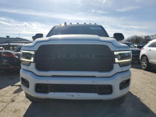 3C6UR5NL4NG433919 - 2022 RAM 2500 LARAMIE WHITE photo 5