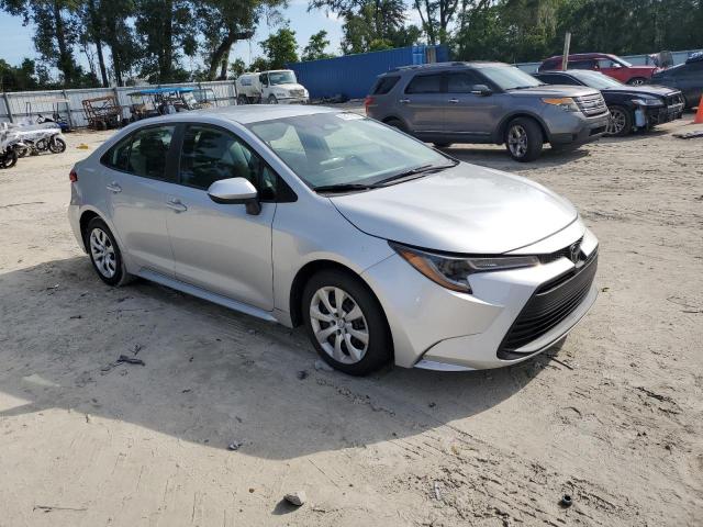 5YFB4MDE0RP111581 - 2024 TOYOTA COROLLA LE ვერცხლისფერი ფოტო 4