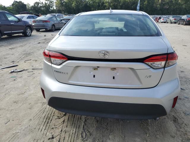 5YFB4MDE0RP111581 - 2024 TOYOTA COROLLA LE ვერცხლისფერი ფოტო 6