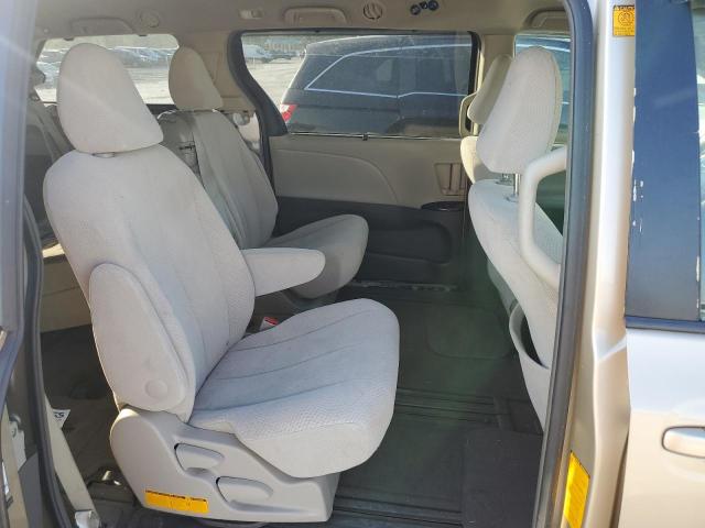 5TDKK3DC5CS239280 - 2012 TOYOTA SIENNA LE GOLD photo 11