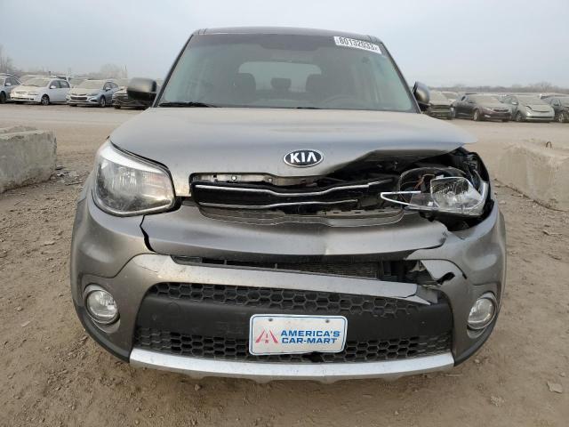 KNDJP3A58J7513355 - 2018 KIA SOUL + GRAY photo 5