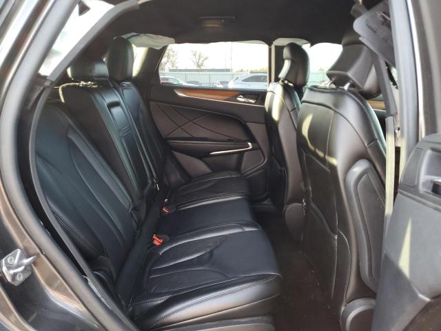 5LMCJ2C90KUL21976 - 2019 LINCOLN MKC SELECT Մոխրագույն լուսանկար 11