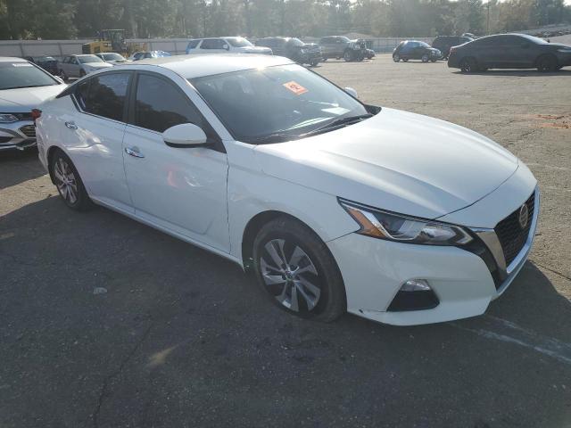 1N4BL4BVXKC252135 - 2019 NISSAN ALTIMA S WHITE photo 4