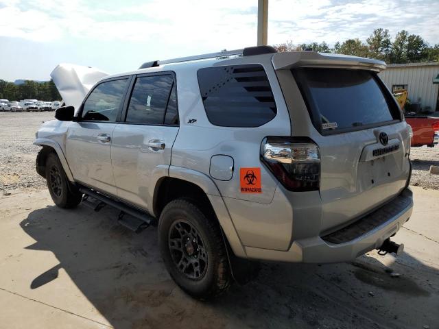 JTENU5JR7N5993703 - 2022 TOYOTA 4RUNNER SR5/SR5 PREMIUM Srebrny zdjęcie 2