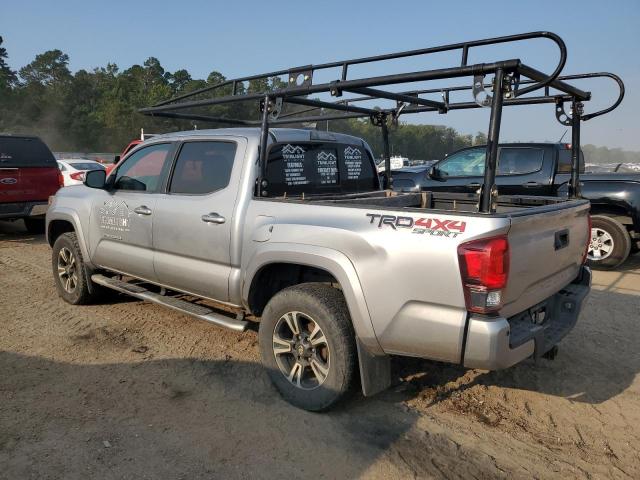 5TFCZ5AN3JX156522 - 2018 TOYOTA TACOMA DOUBLE CAB 银色 照片 2