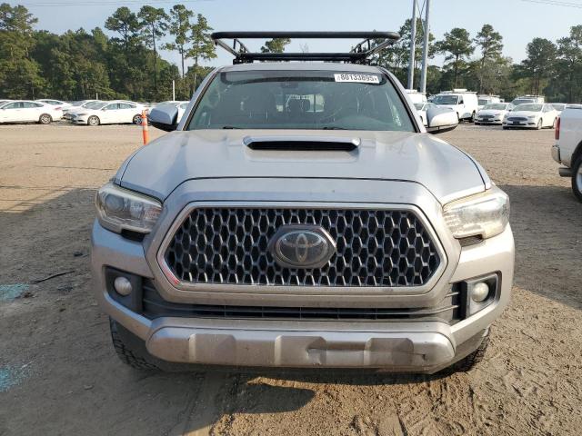 5TFCZ5AN3JX156522 - 2018 TOYOTA TACOMA DOUBLE CAB 银色 照片 5