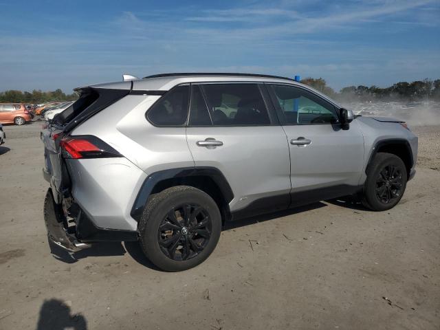 4T3T6RFV3PU119573 - 2023 TOYOTA RAV4 SE SILVER photo 3