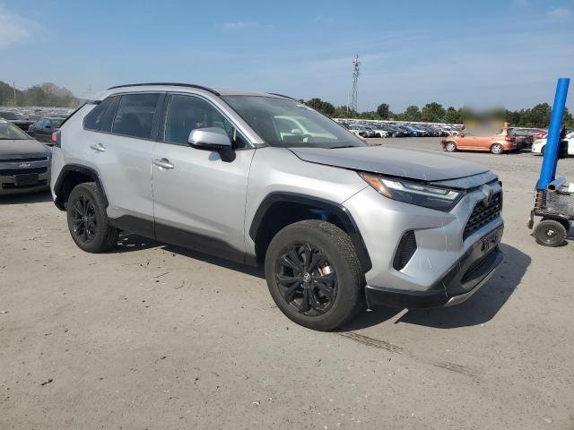 4T3T6RFV3PU119573 - 2023 TOYOTA RAV4 SE SILVER photo 4