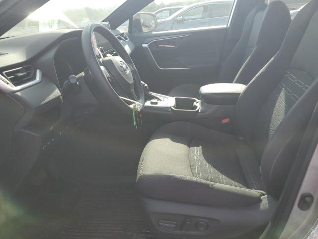 4T3T6RFV3PU119573 - 2023 TOYOTA RAV4 SE SILVER photo 7