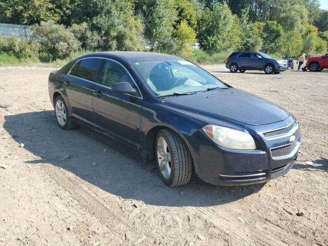 1G1ZB5EB9A4117619 - 2010 CHEVROLET MALIBU LS Blau Foto 4