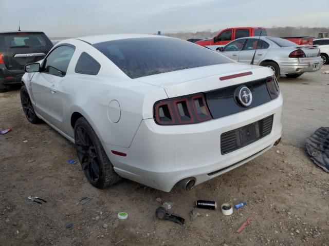 1ZVBP8AM4E5311409 - 2014 FORD MUSTANG WHITE photo 2