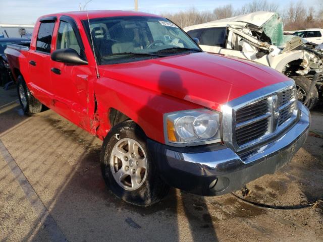 1D7HE48K55S177873 - 2005 DODGE DAKOTA QUAD SLT RED photo 4