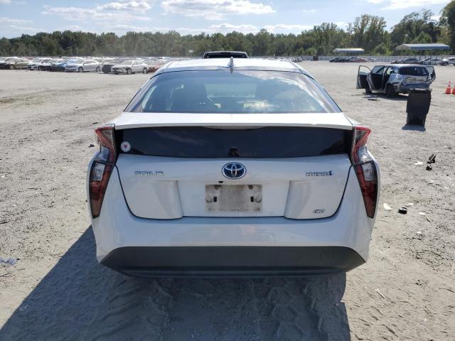 JTDKARFU1J3067212 - 2018 TOYOTA PRIUS 白色 照片 6