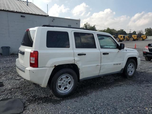 1J4FT28B19D110168 - 2009 JEEP PATRIOT SPORT WHITE photo 3
