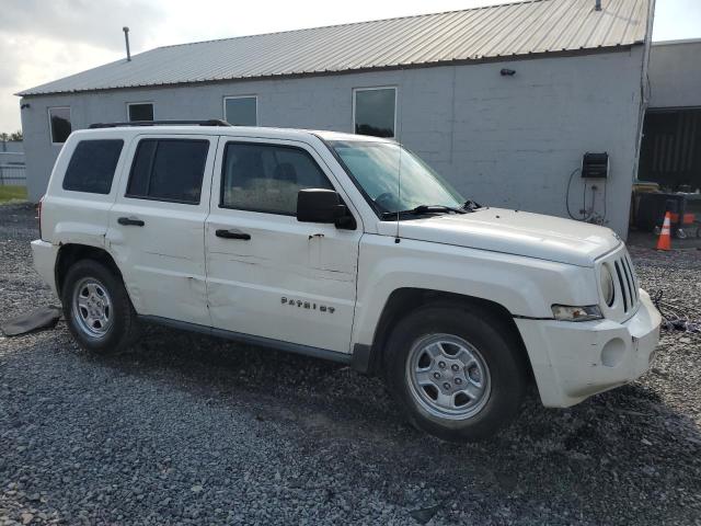 1J4FT28B19D110168 - 2009 JEEP PATRIOT SPORT WHITE photo 4
