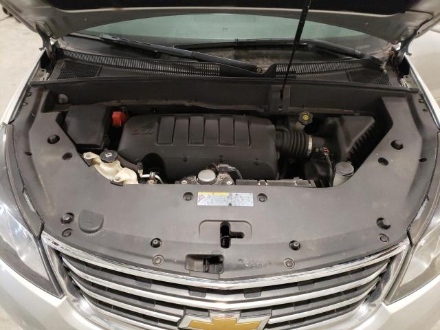 1GNKVHKD1HJ141682 - 2017 CHEVROLET TRAVERSE LT SILVER photo 12