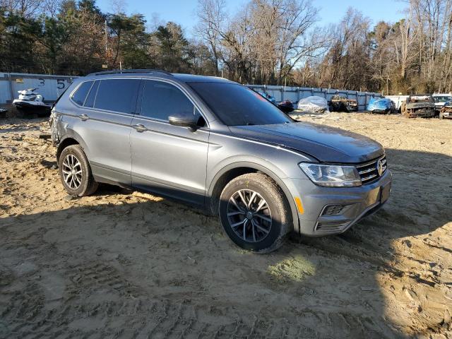 3VV2B7AX8KM084061 - 2019 VOLKSWAGEN TIGUAN SE GRAY photo 4