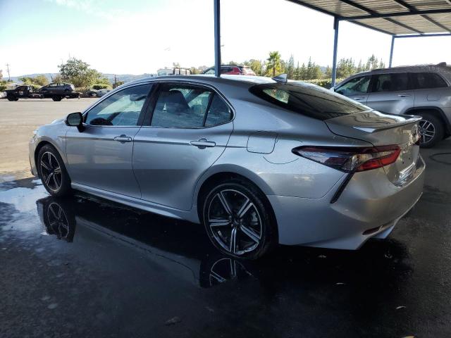 4T1G11AK0RU238742 - 2024 TOYOTA CAMRY SE NIGHT SHADE SILVER photo 2