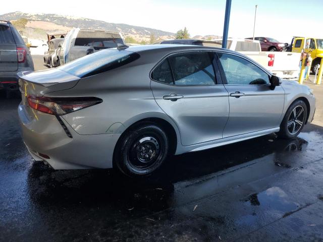 4T1G11AK0RU238742 - 2024 TOYOTA CAMRY SE NIGHT SHADE SILVER photo 3