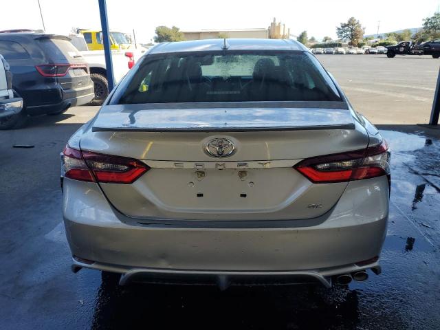 4T1G11AK0RU238742 - 2024 TOYOTA CAMRY SE NIGHT SHADE SILVER photo 6