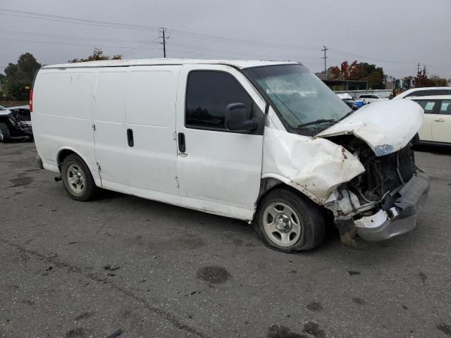 1GCSGAFX7E1137565 - 2014 CHEVROLET EXPRESS G1 WHITE photo 4