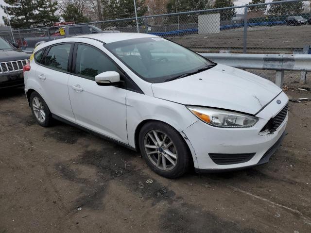 1FADP3K26FL287502 - 2015 FORD FOCUS SE WHITE photo 4