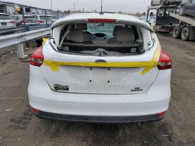 1FADP3K26FL287502 - 2015 FORD FOCUS SE WHITE photo 6