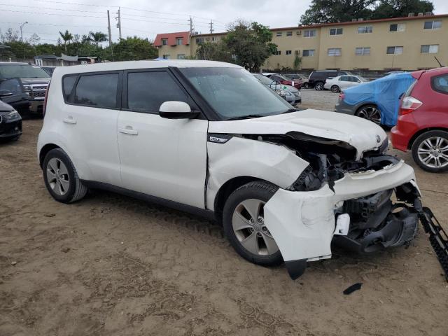 KNDJN2A22G7850053 - 2016 KIA SOUL WHITE photo 4