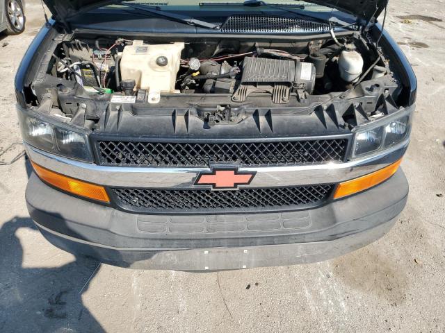 1GBFG15T151208182 - 2005 CHEVROLET EXPRESS G1 BLACK photo 12