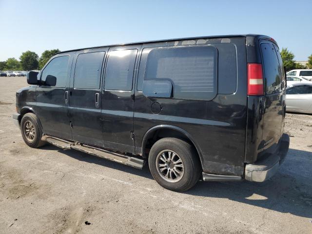 1GBFG15T151208182 - 2005 CHEVROLET EXPRESS G1 BLACK photo 2