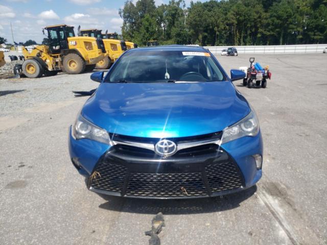 4T1BF1FK6HU726368 - 2017 TOYOTA CAMRY LE BLUE photo 5
