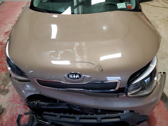 KNDJN2A22G7303669 - 2016 KIA SOUL TAN photo 12