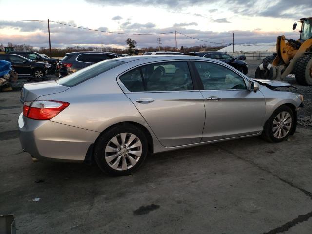 1HGCR2F75DA211795 - 2013 HONDA ACCORD EX SILVER photo 3