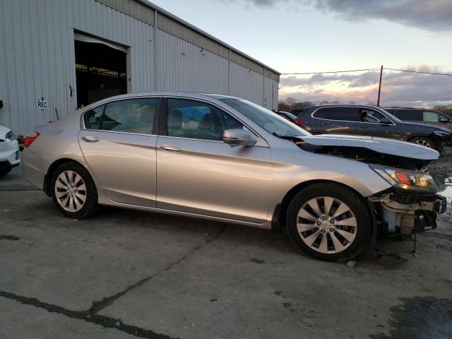 1HGCR2F75DA211795 - 2013 HONDA ACCORD EX SILVER photo 4