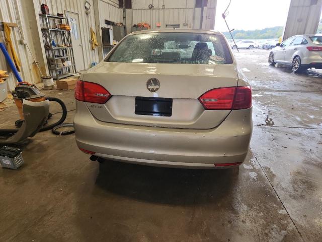 3VW2K7AJ4DM289516 - 2013 VOLKSWAGEN JETTA BASE أسمر صورة 6