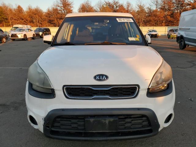 KNDJT2A59C7457466 - 2012 KIA SOUL WHITE photo 5