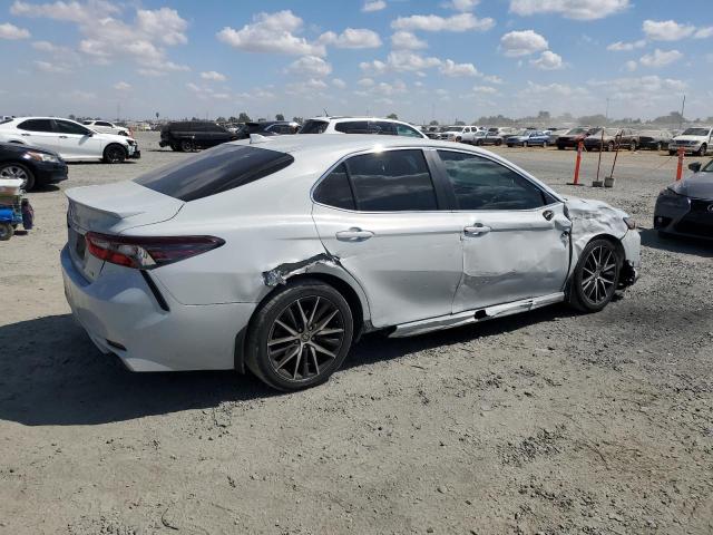 4T1T11AK2NU070563 - 2022 TOYOTA CAMRY SE თეთრი ფოტო 3